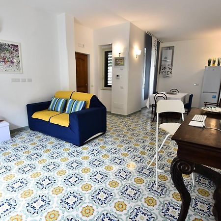 Il Gelsomino Amalfi Bed & Breakfast ภายนอก รูปภาพ